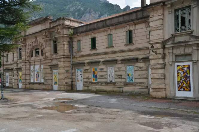 Quel avenir pour le bâtiment "squatté, pillé et éventré" de la gare de Saint-Dalmas-de-Tende?