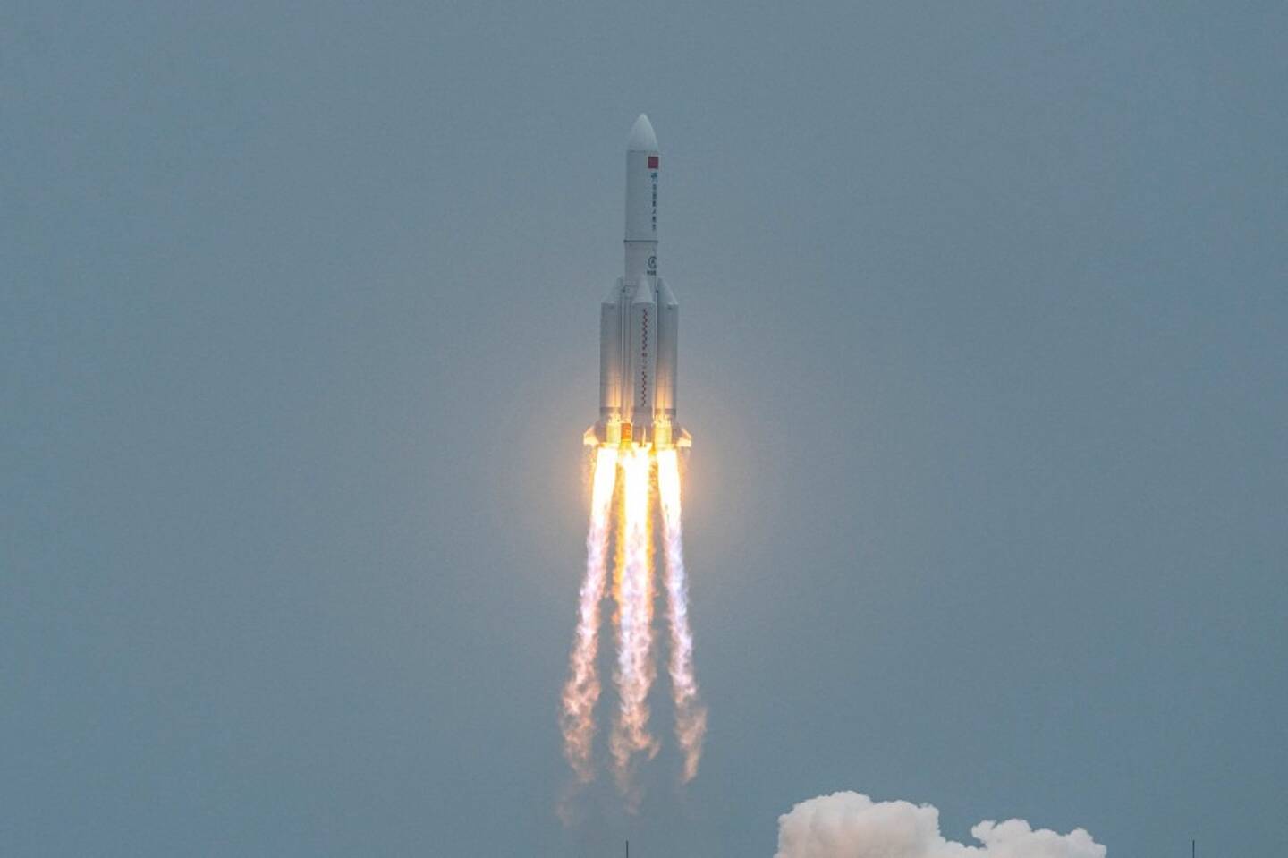 Un Debris De Fusee Chinoise Pourrait S Ecraser Sur Terre Dans Les Prochains Jours Le Lieu De L Impact Difficile A Predire Nice Matin Un Debris De Fusee Chinoise Pourrait S Ecraser Sur Terre Dans Les Prochains Jours Le Lieu De L Impact Difficile A Predire Nice Matin