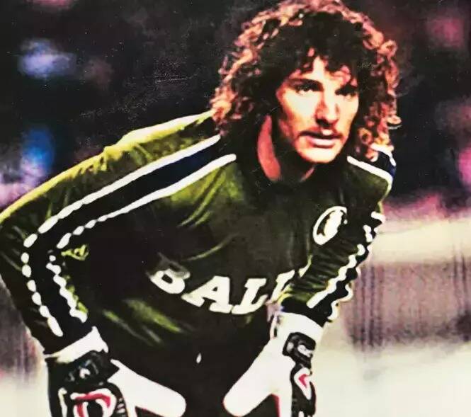 "Avec 755 matchs joués pour l'AS Monaco, mon record ne sera jamais battu": rencontre avec l'ancien portier Jean-Luc Ettori avant le match du Centenaire