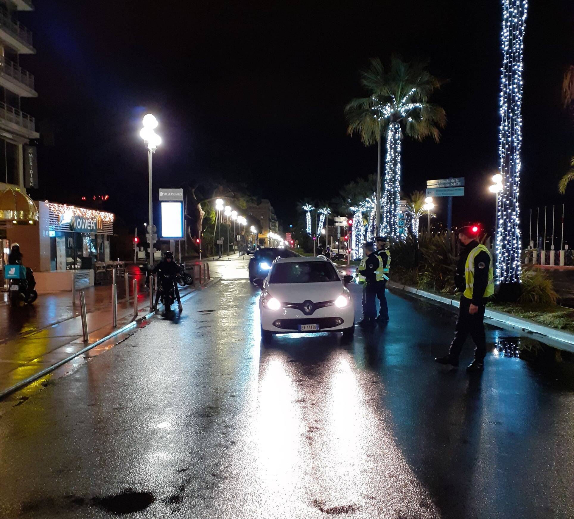 Covid-19: de nombreux contrôles sur les routes de la Côte d'Azur pour veiller au respect du couvre-feu à 18h