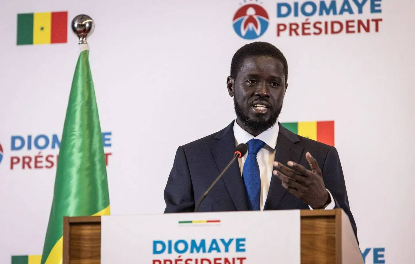 Emmnuel Macron félicite Bassirou Diomaye Faye, le nouveau président du Sénégal et se "réjouit de travailler avec lui"