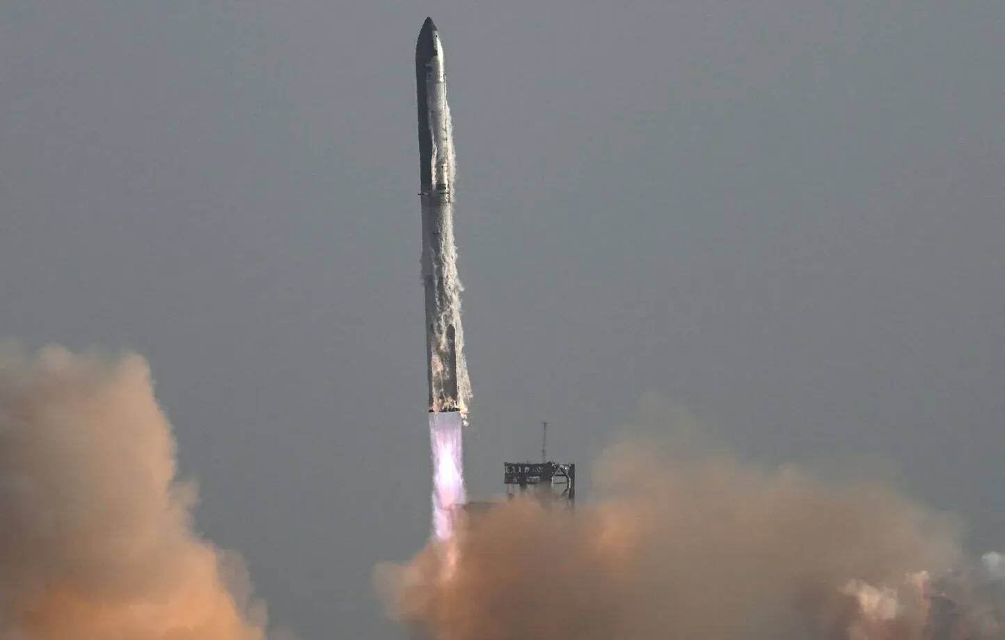 Elon Musk prévoit un décollage de sa mégafusée Starship vers Mars fin 2026