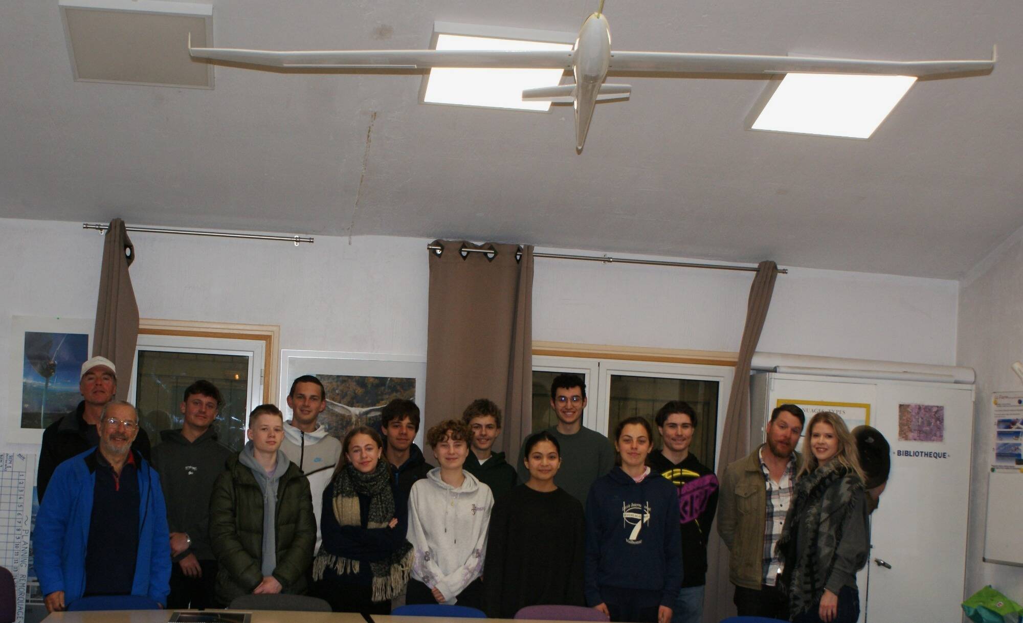 Passionnés par les métiers de l'aéronautique, douze élèves du Var et des Alpes-Maritimes se forment au pilotage de planeurs à Fayence