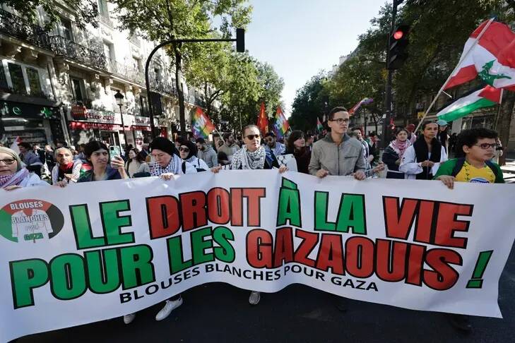Plusieurs milliers de personnes manifestent en France en "solidarité avec les peuples palestinien et libanais"