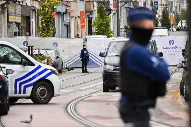 Au moins deux hommes recherchés, la piste terroriste a priori écartée... Ce que l'on sait après les tirs à l'arme de guerre à Bruxelles