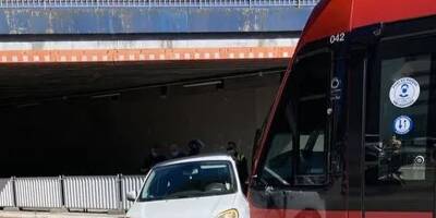 Un accident à l'ouest de Nice entre le tramway et une voiture paralyse le trafic
