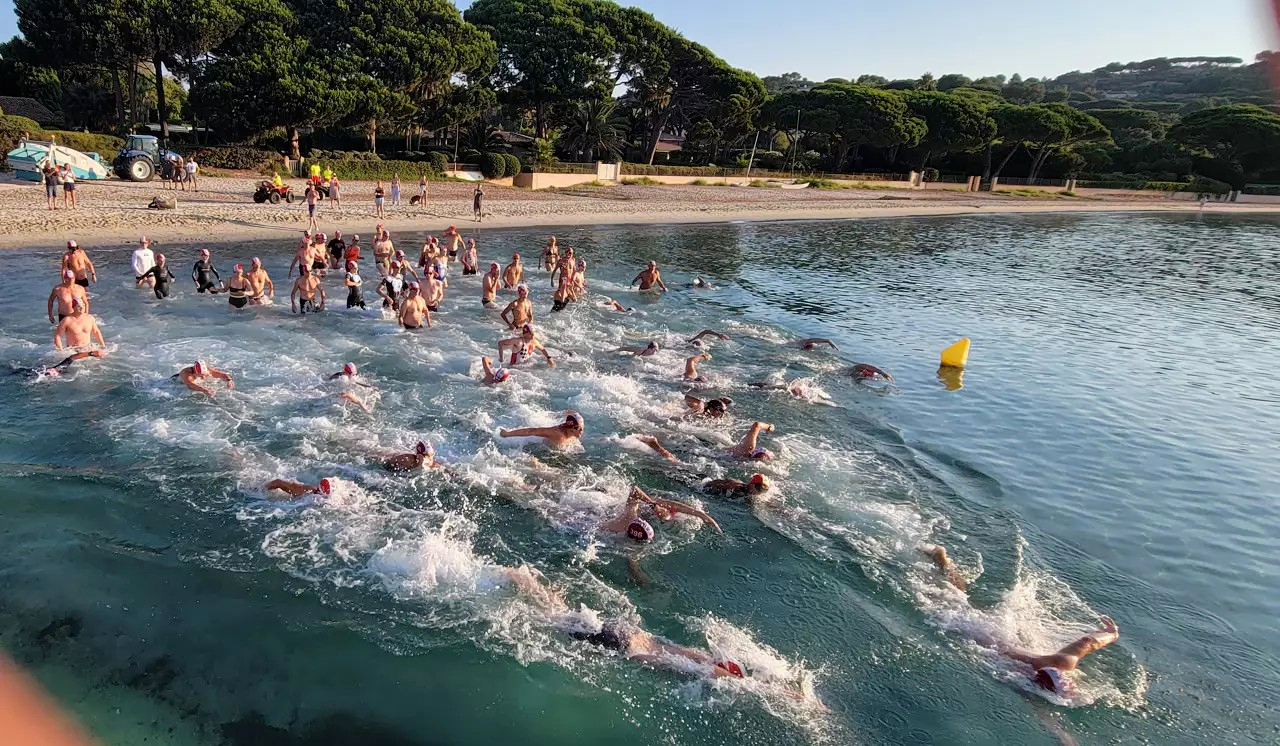 Le 10 août, cap sur la 55e "Traversée de Pampelonne" à la nage pour un défi sportif et humain au coeur de la Méditerranée