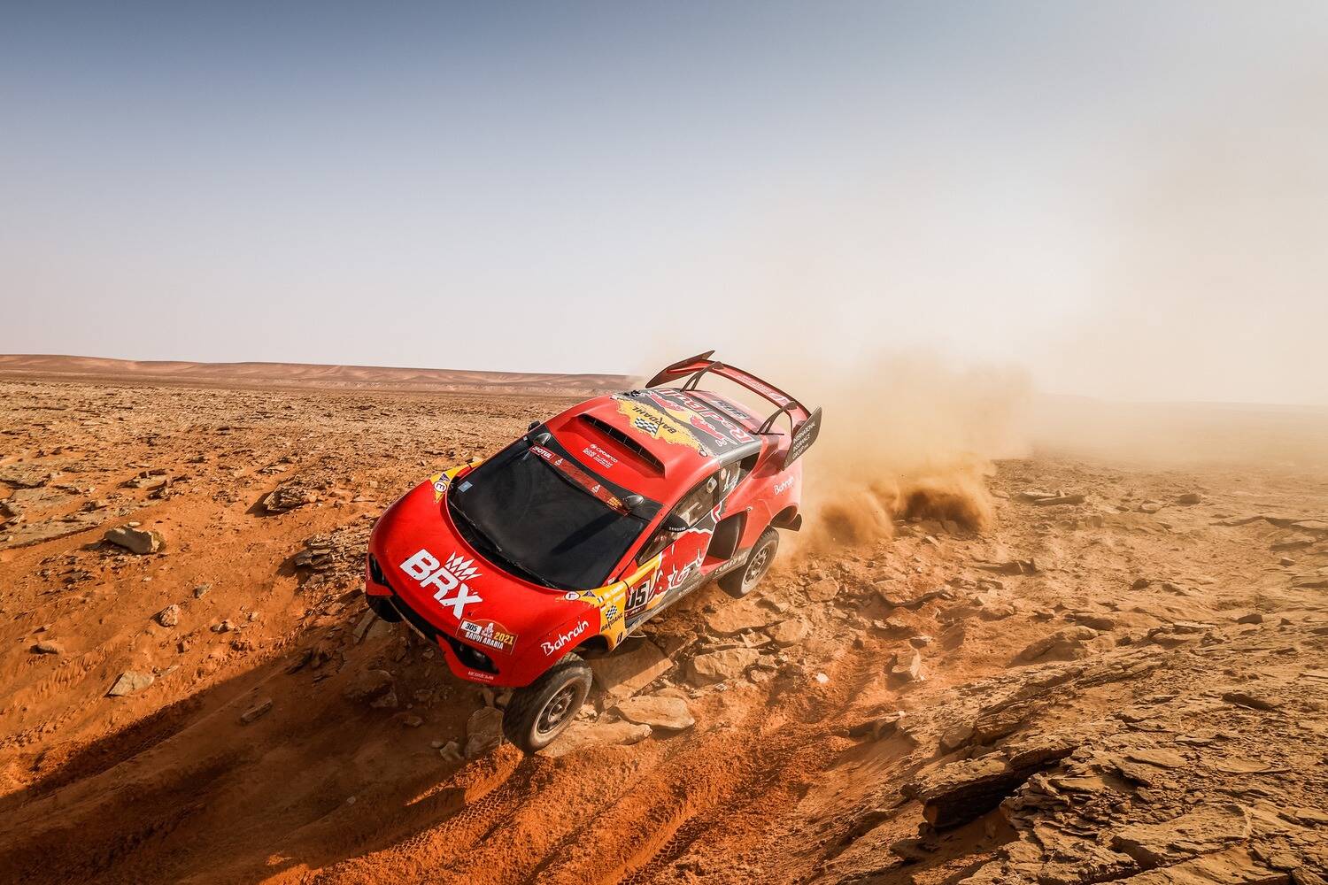 "Attentat" sur le Dakar-2022? Un occupant de la voiture touchée par l'explosion en est convaincu