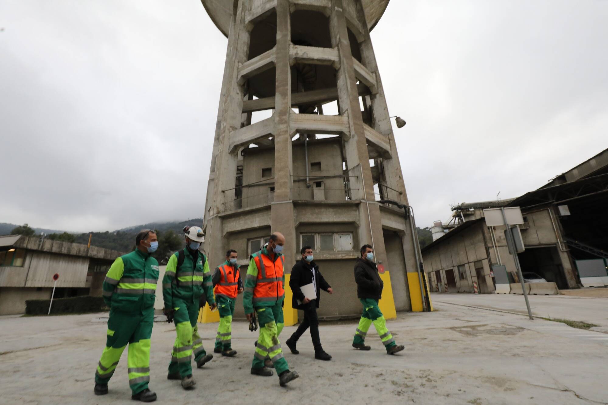 "On ne va pas se laisser faire comme ça". Les élus de Contes font front contre la fermeture de Lafarge