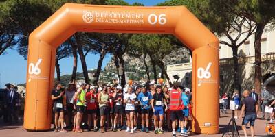 122 coureurs de l'Ultra Trail Côte d'Azur Mercantour au départ de la place du Palais de Monaco