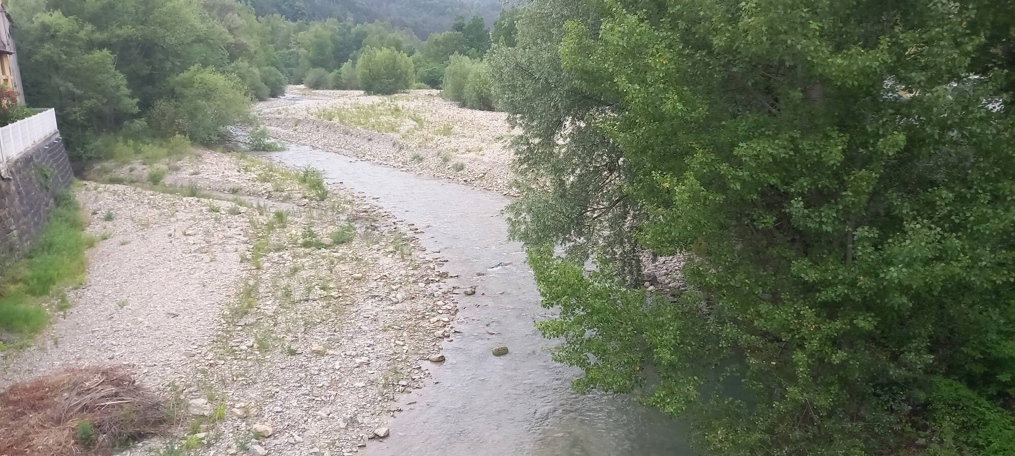 Un corps retrouvé dans une rivière des Alpes-de-Haute-Provence, à quelques kilomètres des Alpes-Maritimes