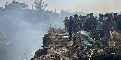Un avion avec 72 personnes à bord s'écrase au Népal