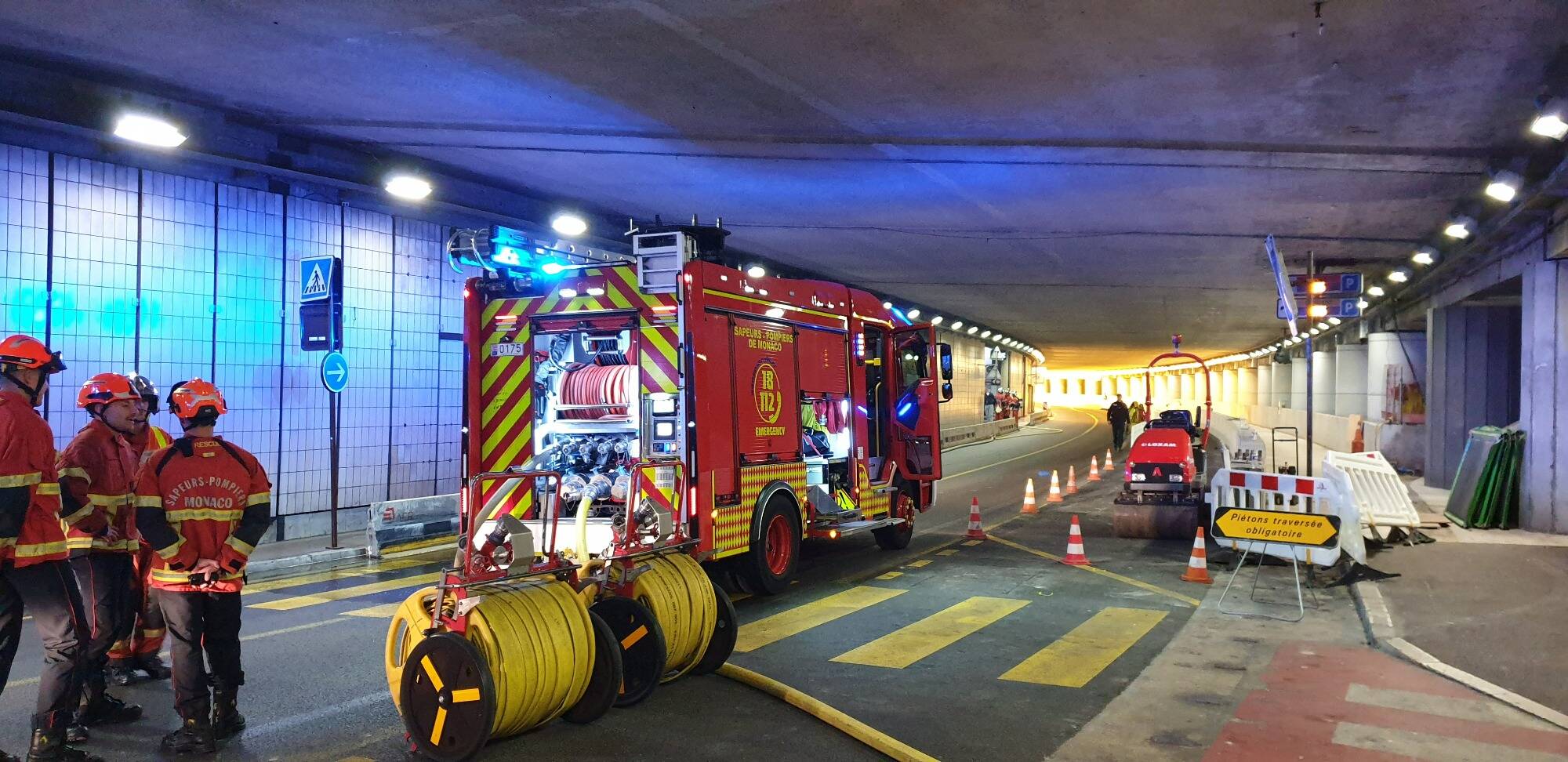 Les pompiers interviennent sur le quai de déchargement du Fairmont, le tunnel Louis-II fermé à la circulation ce mercredi soir à Monaco