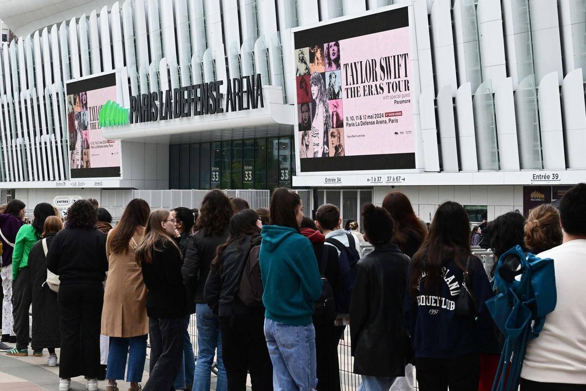 "Je suis malade comme un chien": les concerts de Taylor Swift à Paris ont créé des clusters géants de Covid-19