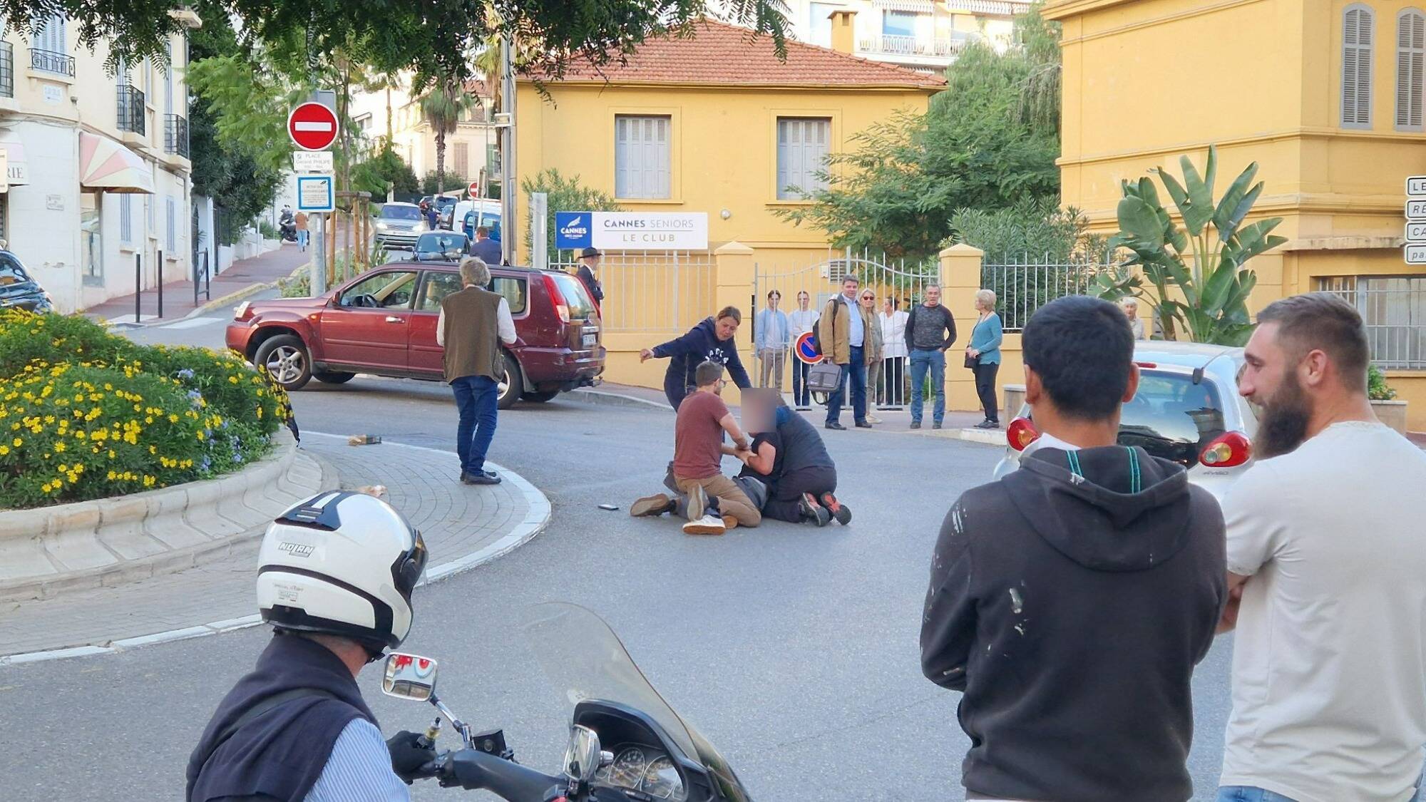Un voleur rattrapé par le patron du magasin à Cannes