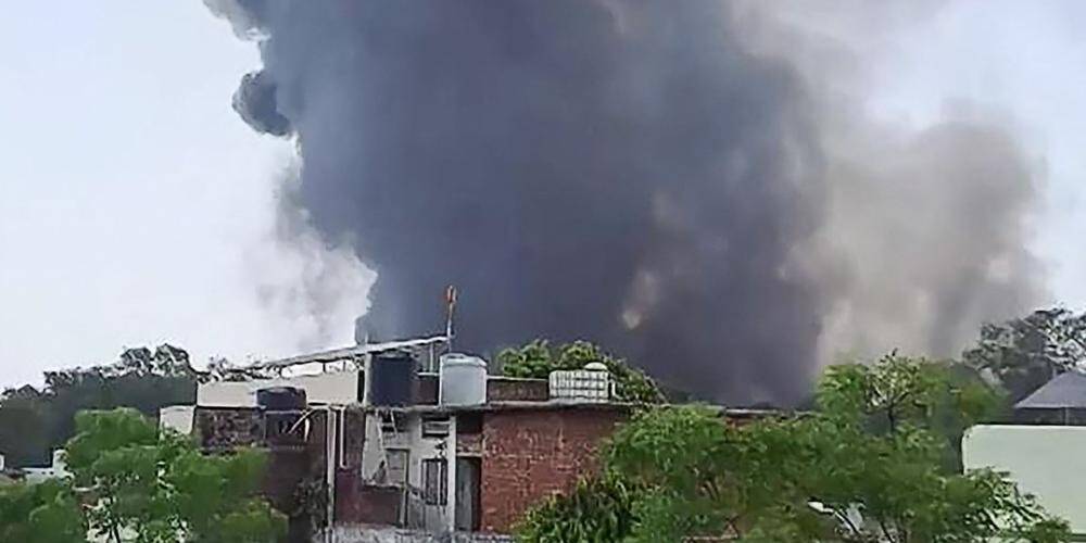 Un avion d'Air India reliant Ahmedabad à Londres se crashe avec 242 passagers à bord