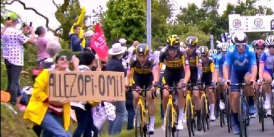 Tour de France: la gendarmerie lance un appel à témoins pour retrouver la spectatrice qui a provoqué l'énorme chute
