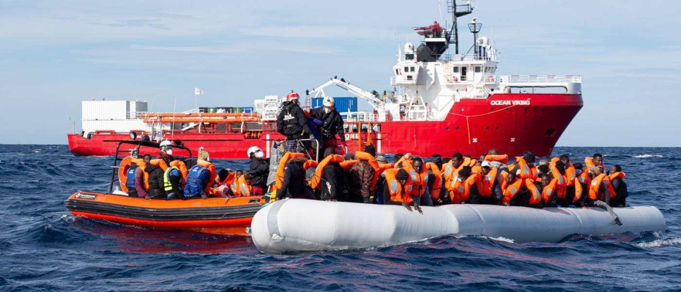 21210120_fabian_mondl_sos_rescue_mediterranee_-10-MCWkrzSj.jpg?vh=d08a8e&ci_seal=05cf5cc7c9&w=1280&h=746&gravity=auto&func=crop