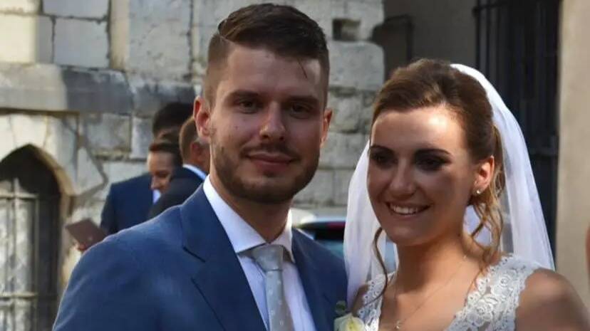 Une Azuréenne à la recherche des photos de son mariage dans le Var qui ont été volées dans un aéroport