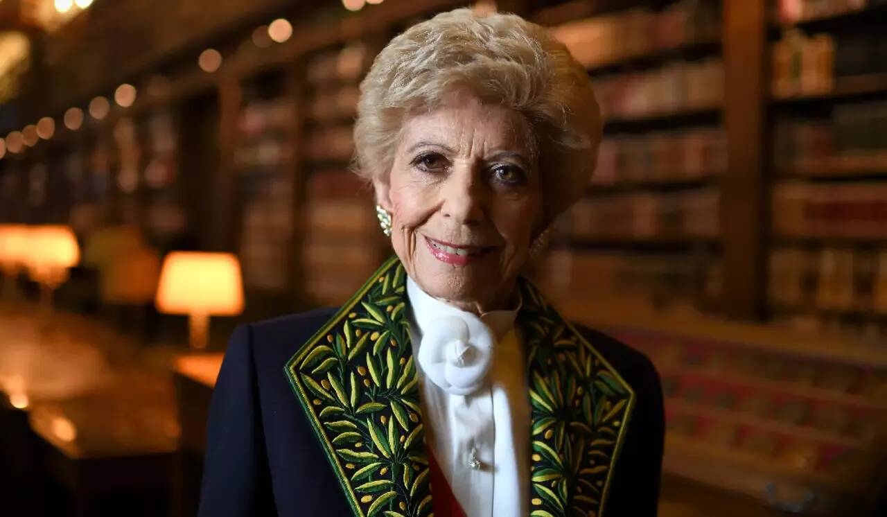 Un hommage national à Hélène Carrère d'Encausse aux Invalides sera rendu "avant la fin de l'été"