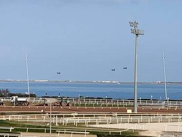 Des hélicoptères militaires se sont-ils vraiment posés vendredi après-midi à l'aéroport de Nice?