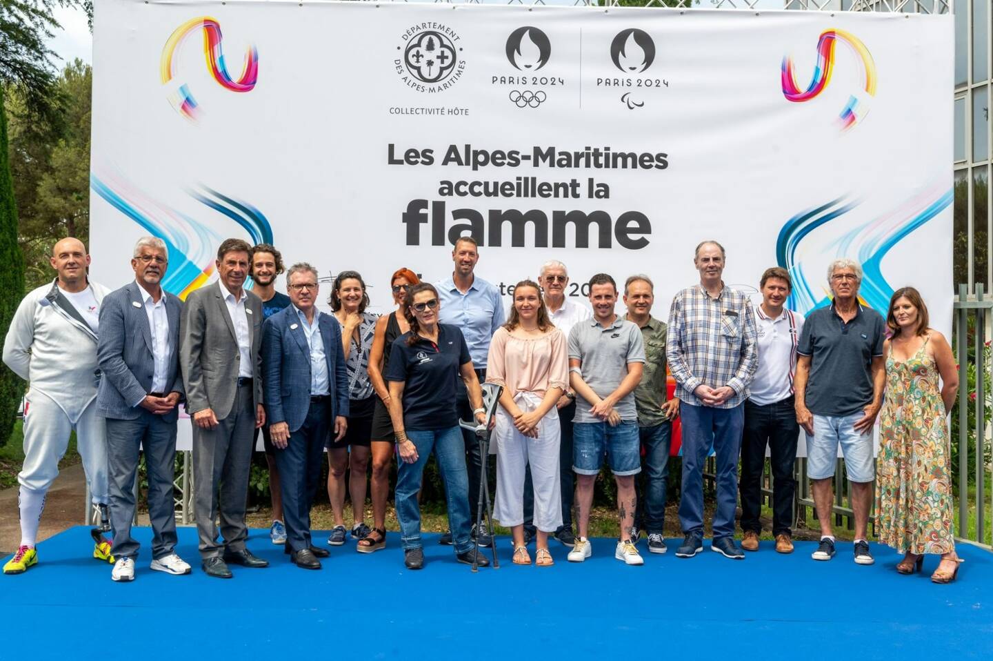 De nombreux athlètes et ex-athlètes emblématiques du département, dont Alain Bernard et Emilie Fer, étaient présents.