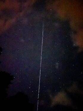 Traînée lumineuse observée dans le ciel lundi soir: on vous explique de quoi il s'agit