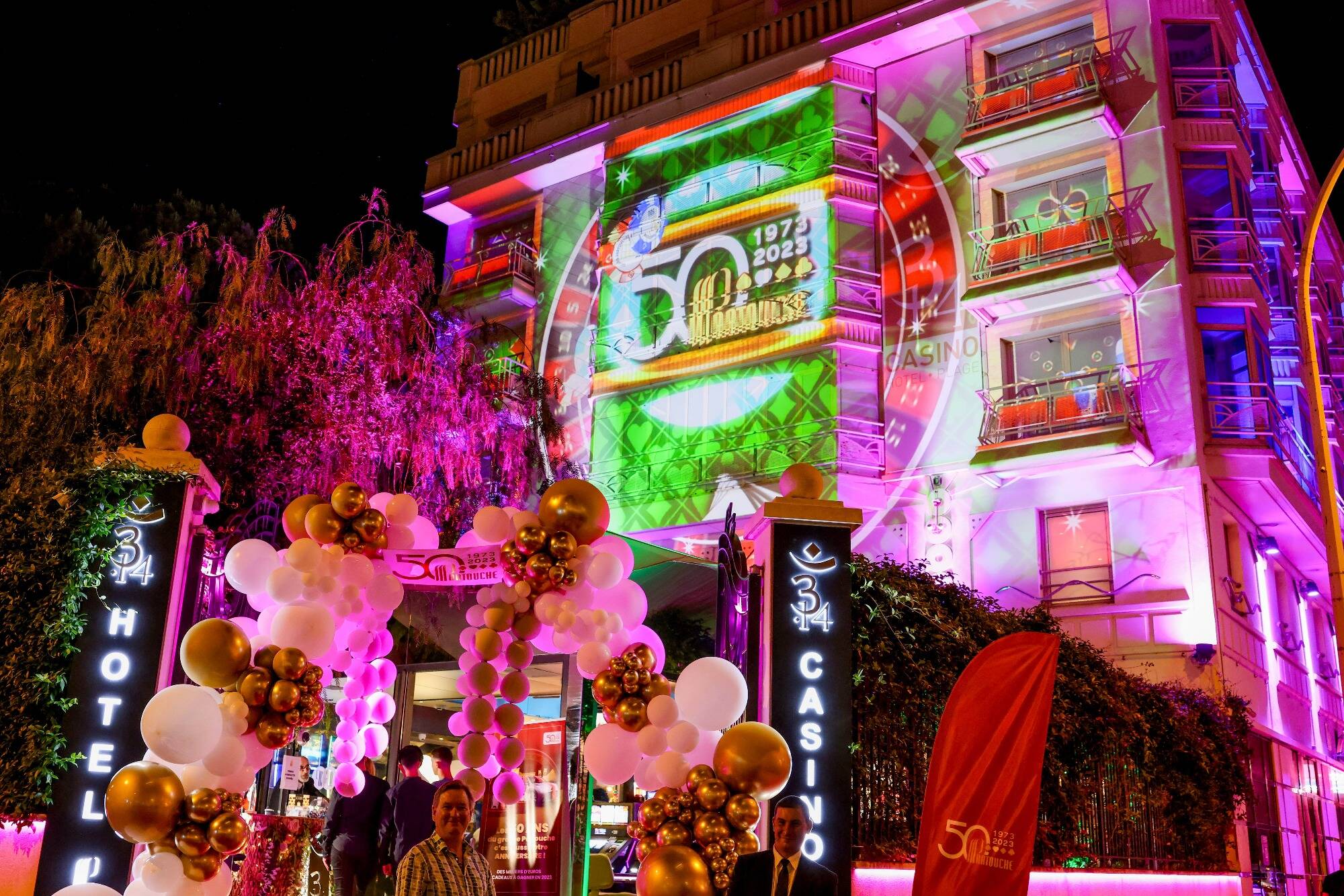 On sait qui est le créateur de la vidéo projetée sur la façade de l'hôtel 3.14 à Cannes