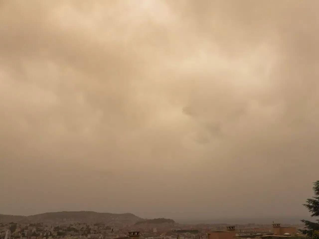 Attendez avant de laver votre voiture, un énorme nuage de sable du Sahara va traverser le Var et les Alpes-Maritimes