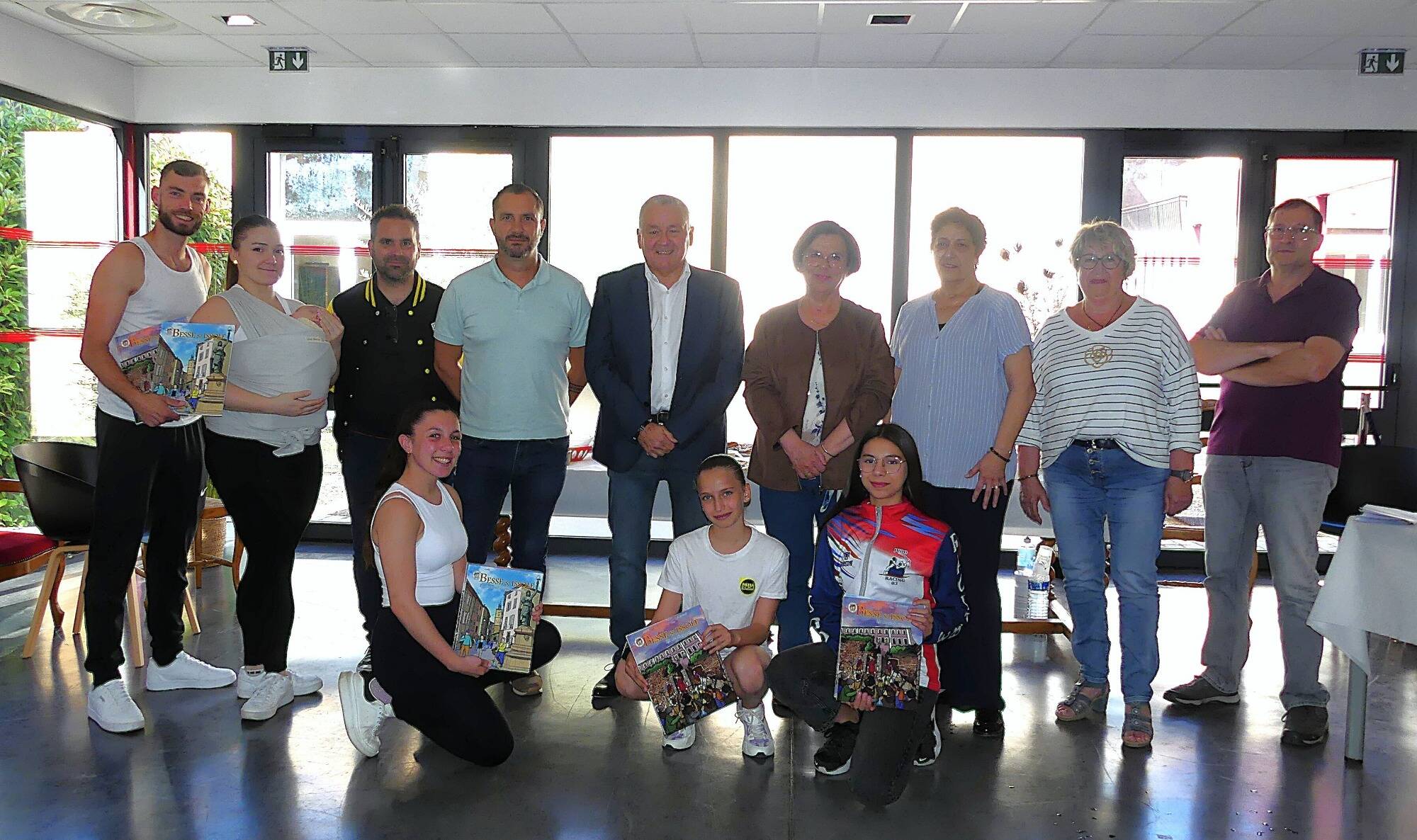 Vous faites briller notre commune même au niveau international: les sportifs de Besse-sur-Issole honorés en mairie pour leurs performances de la saison