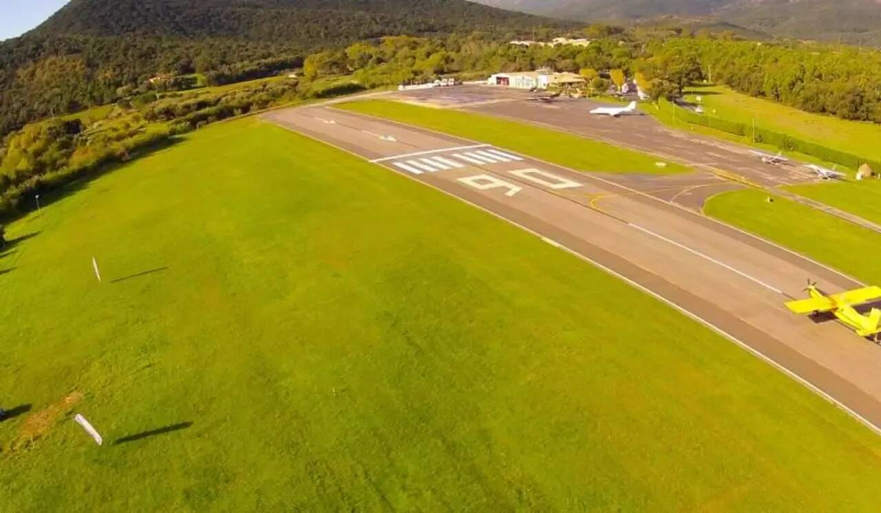 Un avion se crashe au moment de son décollage à l'aéroport de Saint-Tropez