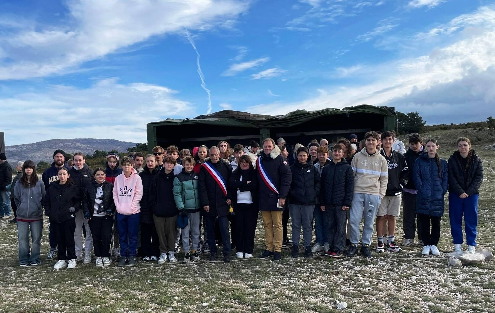 Les collégiens de Fayence honorent la mémoire des maquisards et des résistants sur le plateau de Canjuers