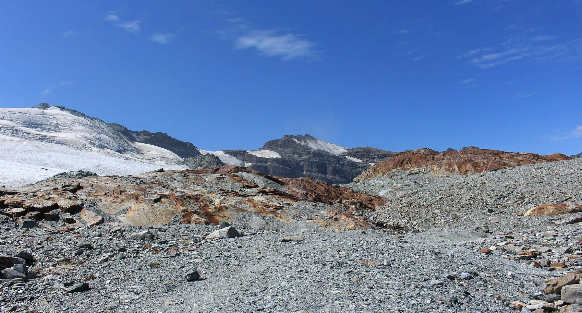 Coupe du monde de ski: des activistes du climat accusent les organisateurs de "détruire" un glacier en Suisse