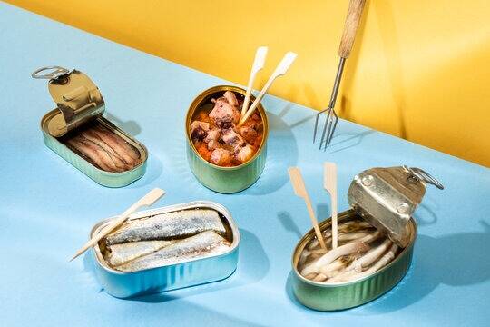 Cas de botulisme en Indre-et-Loire: cinq personnes hospitalisées en soins intensifs après avoir consommé du pesto en conserve