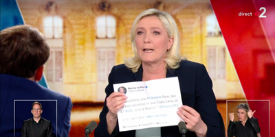 Marine Le Pen exhibe un tweet de 2014 sur l'Ukraine, les internautes détournent la scène