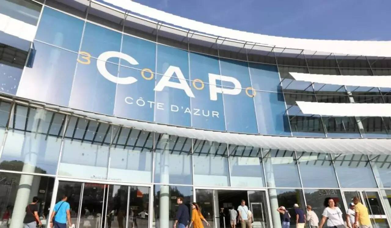 Un individu en fauteuil roulant et son complice tentent de voler pour 1.000 euros de vêtements dans une boutique de Cap 3000