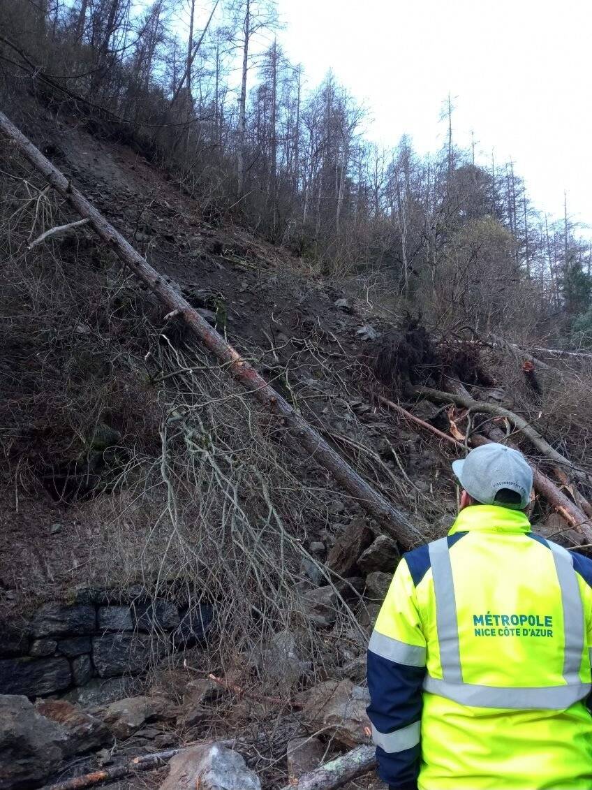 Eboulement sur la route du ski: des géologues sur place, la RM 2205 coupée jusqu'à nouvel ordre