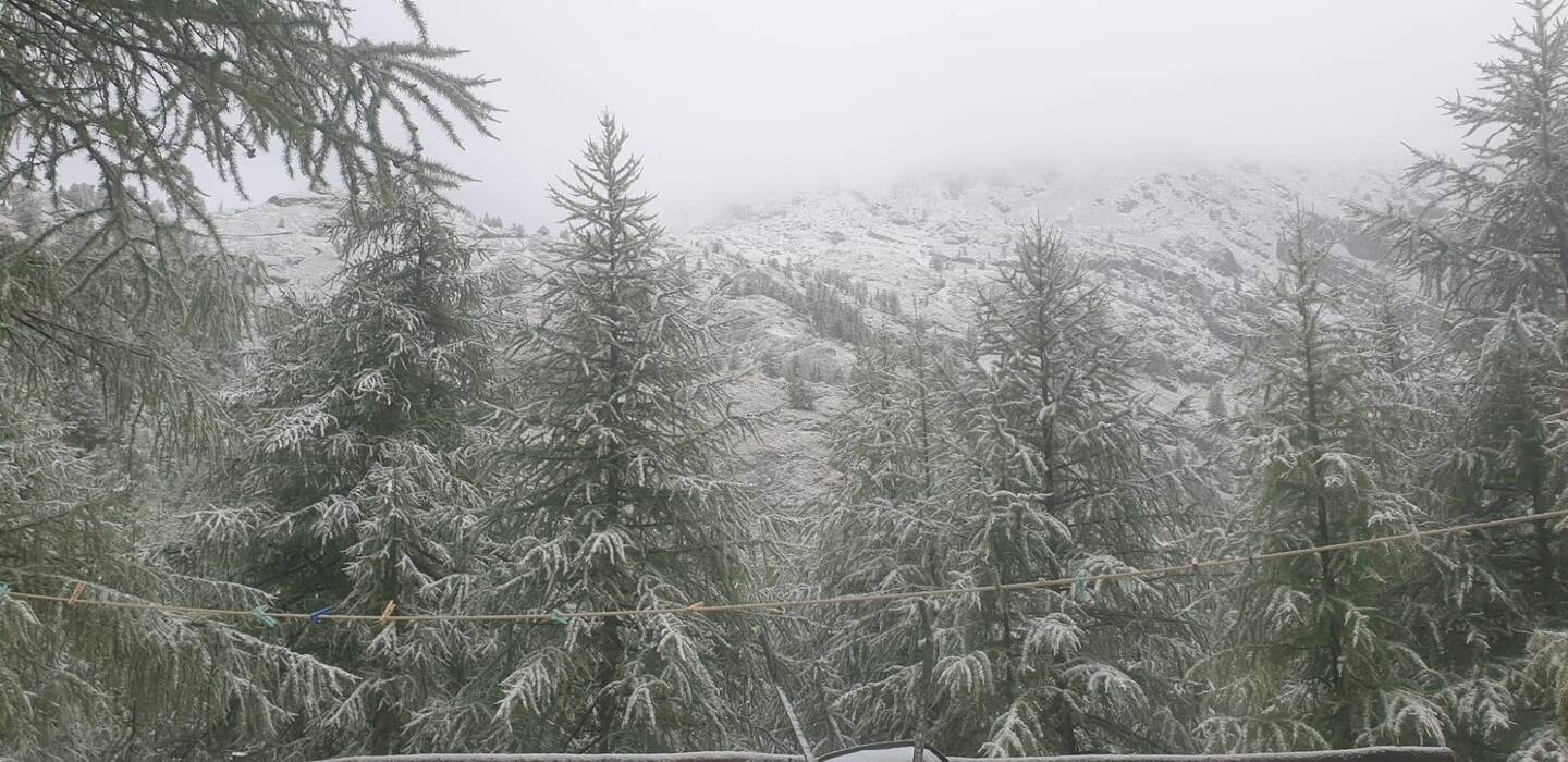 Des flocons ont fait leur apparition ce mardi 17 septembre à 2.018 mètres d'altitude dans le Mercantour. 