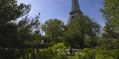 Quatrième jour de grève à la tour Eiffel, la mairie de Paris ciblée