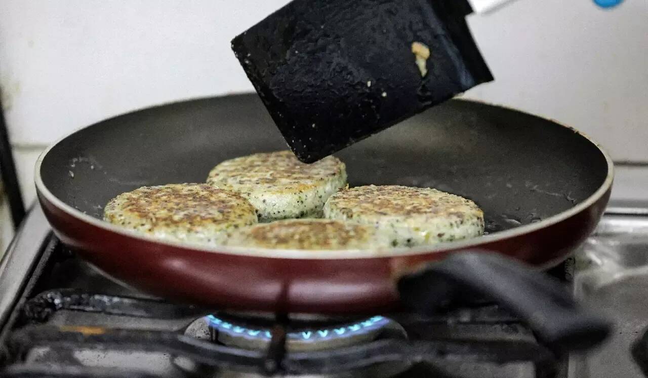 L'Assemblée interdit certains produits contenant des polluants éternels mais épargne les ustensiles de cuisine