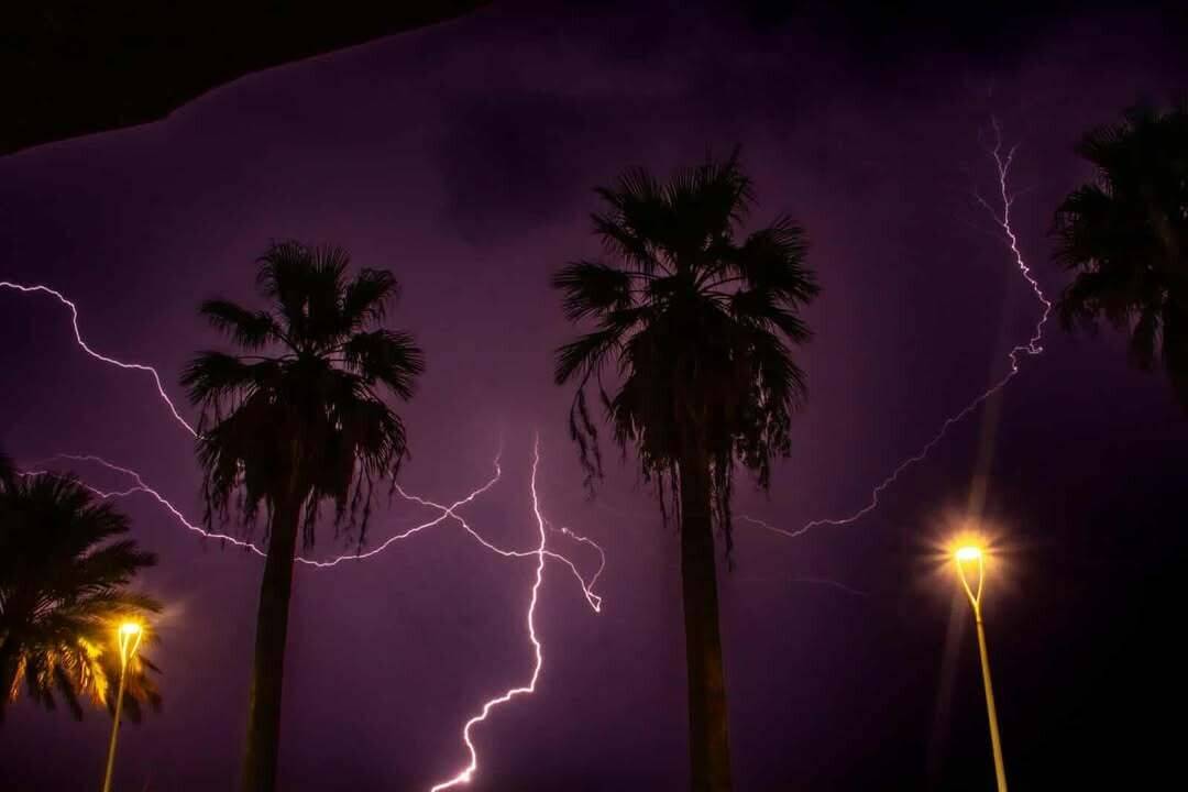 Plus de 13.000 éclairs enregistrés en une heure, le Var parmi les départements les plus foudroyés... Les données impressionnantes enregistrées pendant les intempéries de dimanche soir