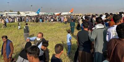 Les évacuations se poursuivent à l'aéroport de Kaboul après le retour au pouvoir des talibans