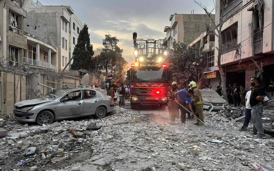 78 morts en Iran et 3 en Israël, Trump exhorte l'Iran à "conclure un accord" sur le nucléaire, appels au calme de l'ONU et du pape... le point sur le conflit entre Ies deux pays