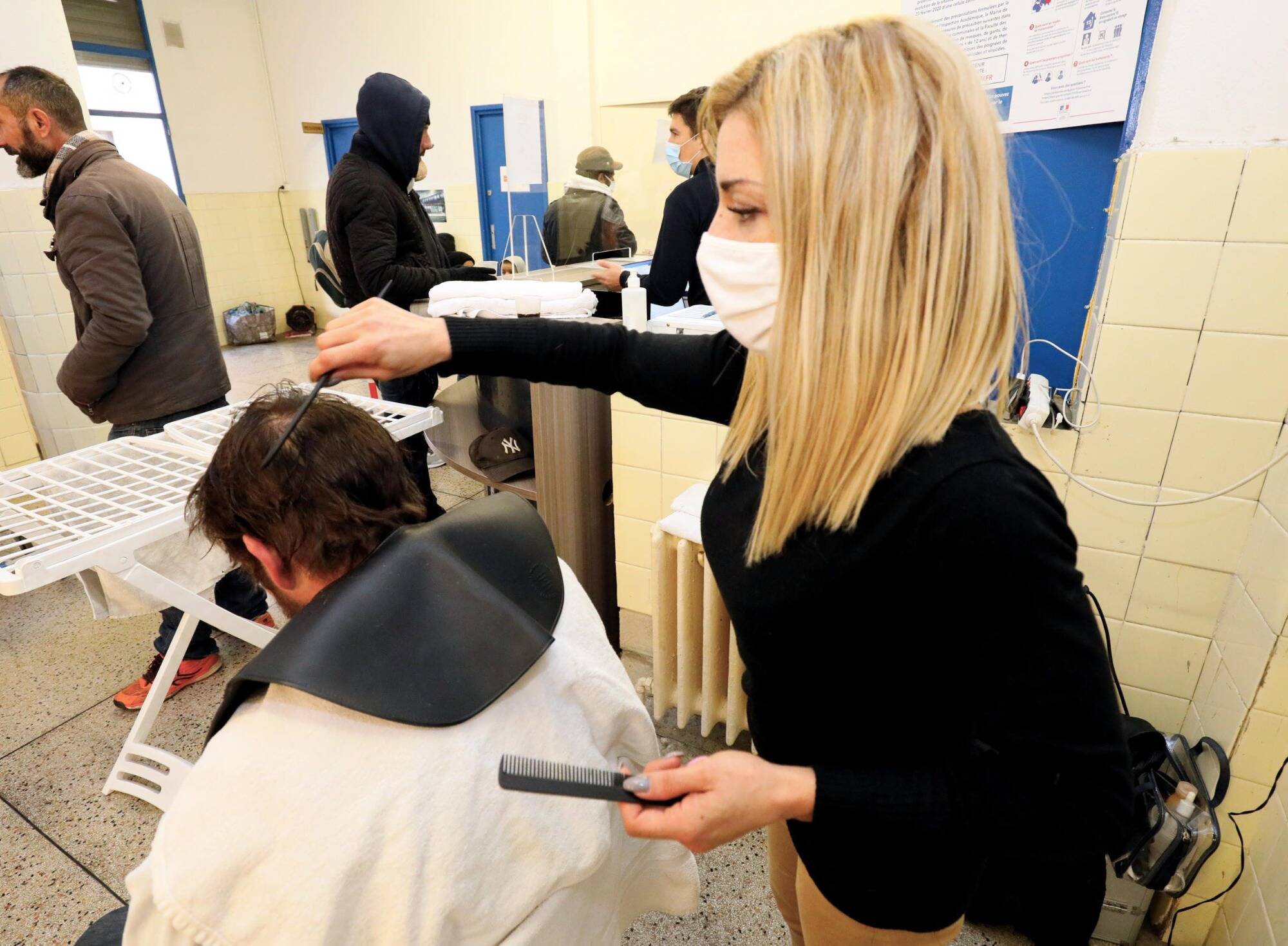 Le coronavirus a coulé son salon, cette coiffeuse veut proposer des coupes à 5¬ aux plus démunis