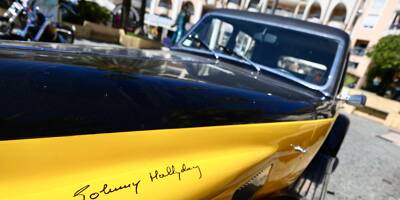 Panther De Ville, la mythique voiture de Johnny Hallyday, à Fréjus avec les Desperados pour fêter l'idole des jeunes