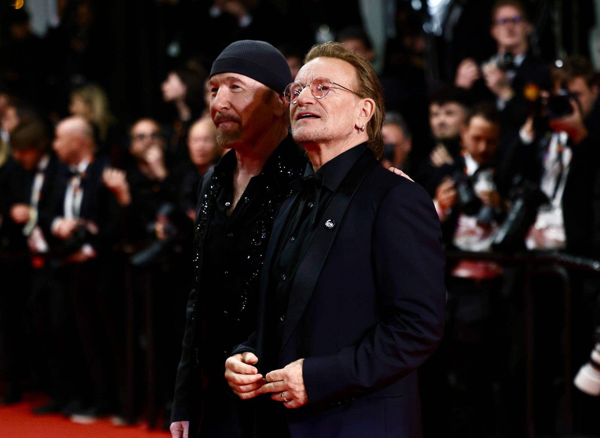 78e Festival de Cannes: Bono, The Edge, Sean Penn, Amal Clooney, Kristen Stewart... un tapis rouge en musique et très politique vendredi soir