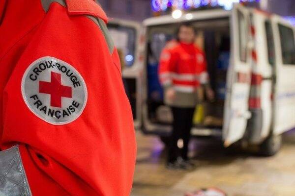 Il déguise une voiture volée en ambulance et se fait passer pour un bénévole de la Croix-Rouge en Normandie