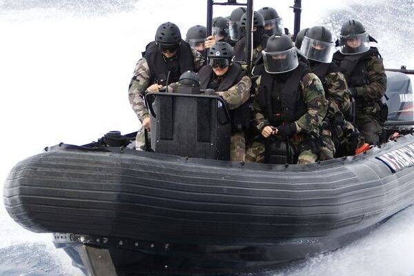 Plus de deux tonnes de drogue saisies en mer Méditerranée lors de l'interception d'un go fast