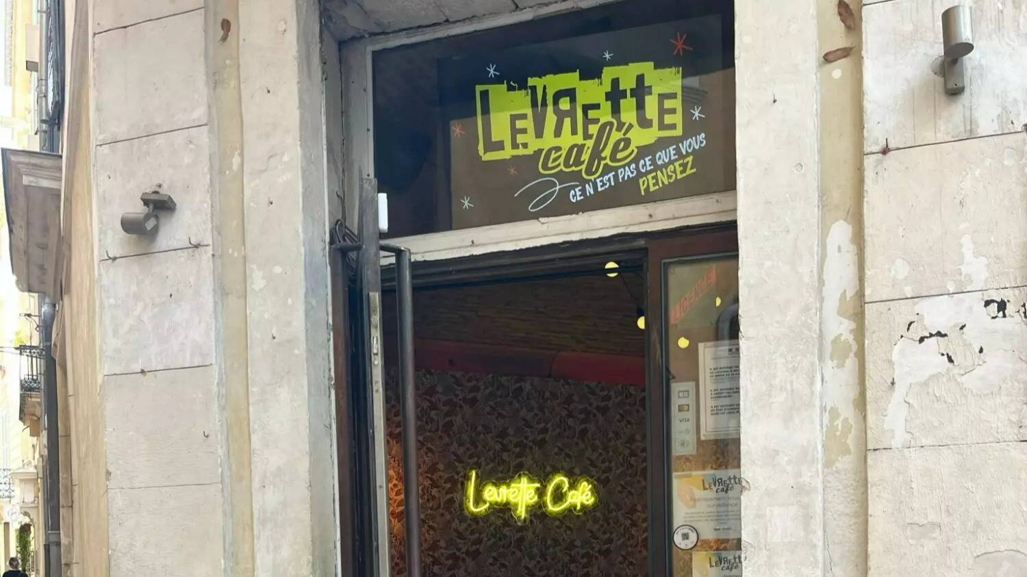 Voici pourquoi vous ne trouverez plus le mot "Levrette" sur les bouteilles de bières du même nom