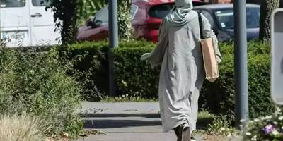 Interdiction de l'abaya à l'école: un père de famille condamné à trois mois avec sursis pour avoir menacé un proviseur